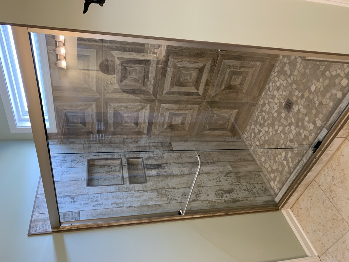 Glass shower door installation photo from Mar 2020